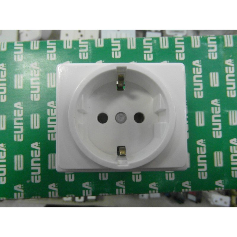 BASE ENCHUFE CON T.T LATERAL