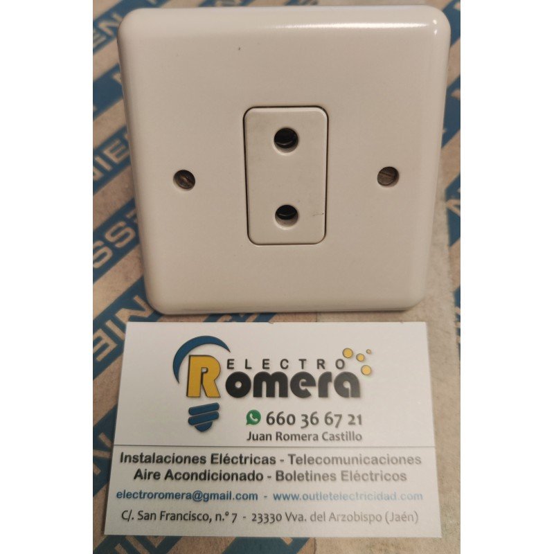 ENCHUFE 2 POLOS CON PLACA 80*80 REF 4003