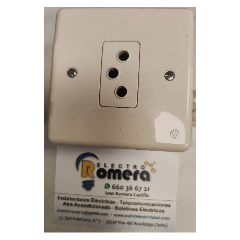 ENCHUFE T.T 9521 IMPACT MARFIL