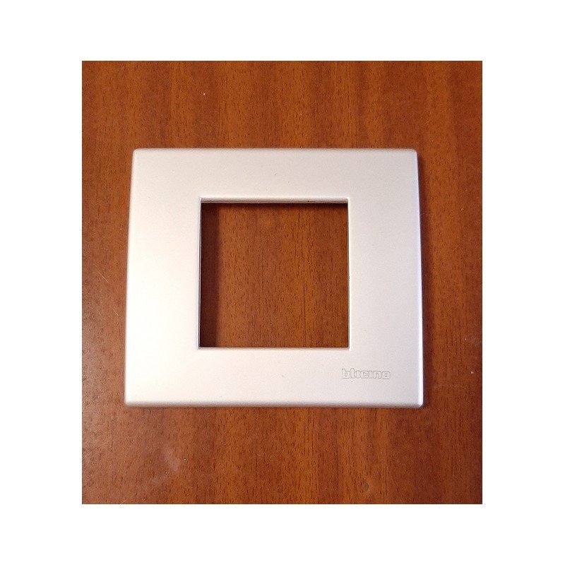 PLACA 2 MODULOS ESTRECHOS LIGHT PLATA BRILLANTE N4802SA