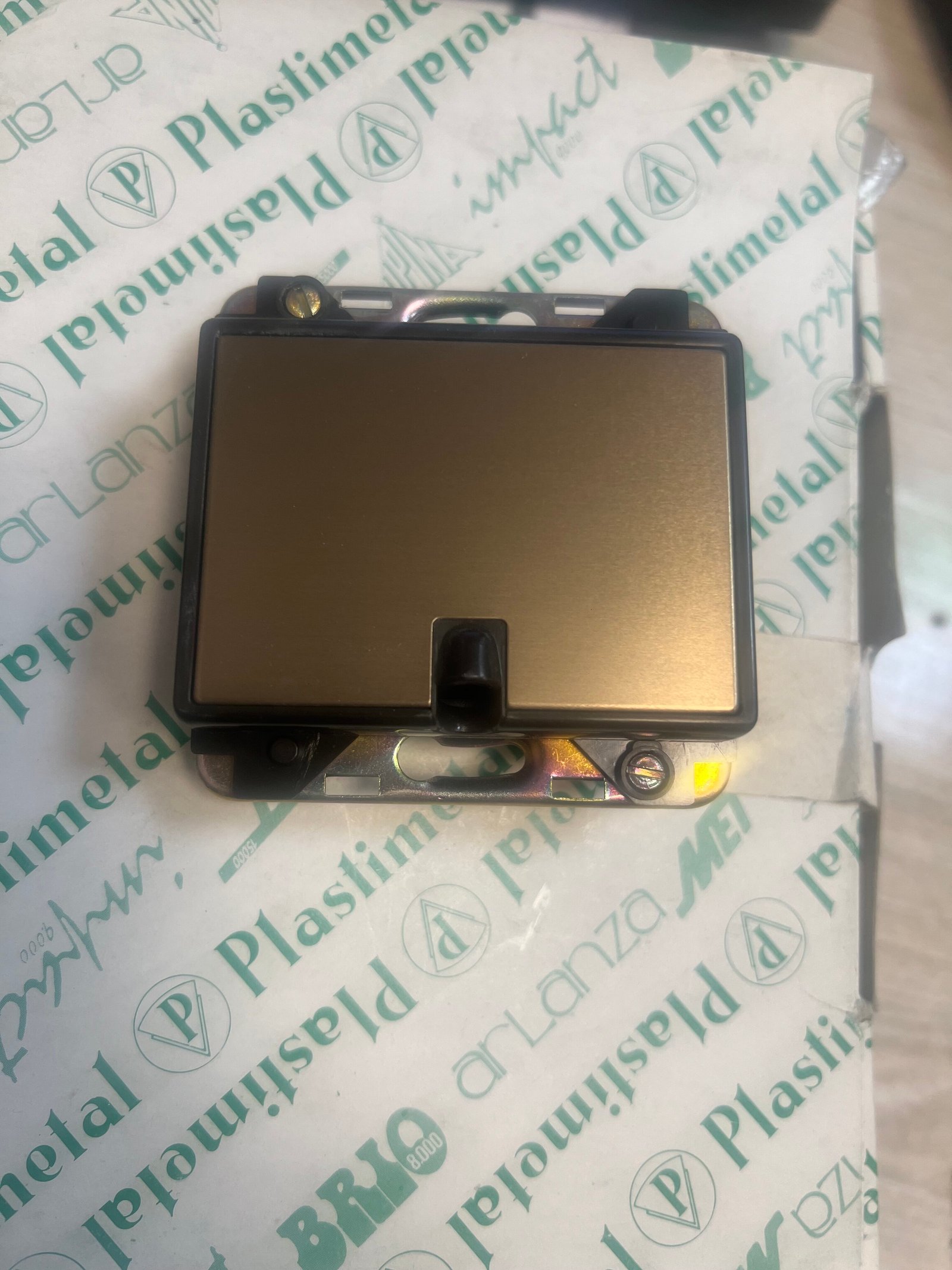 SALIDA DE CABLE ARLANZA BRONCE 15101